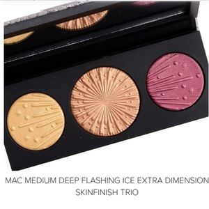 New Mac eyeshadow compact